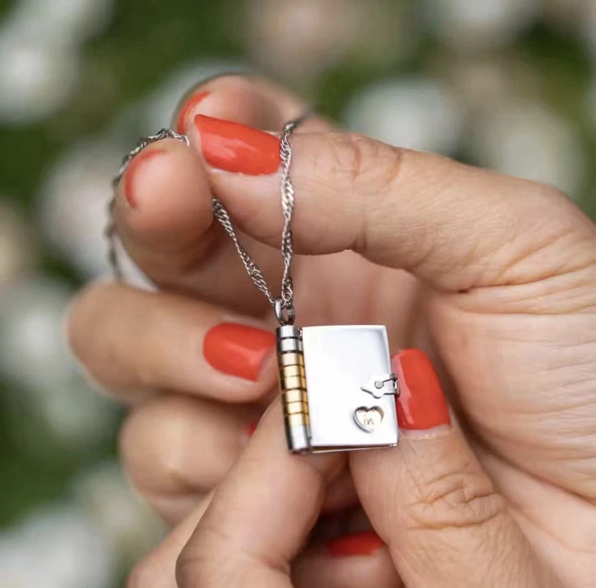 ✨ LIMITED-TIME 50% OFF! 📖 Openable Daughter Book Necklace Stainless Steel 🌟